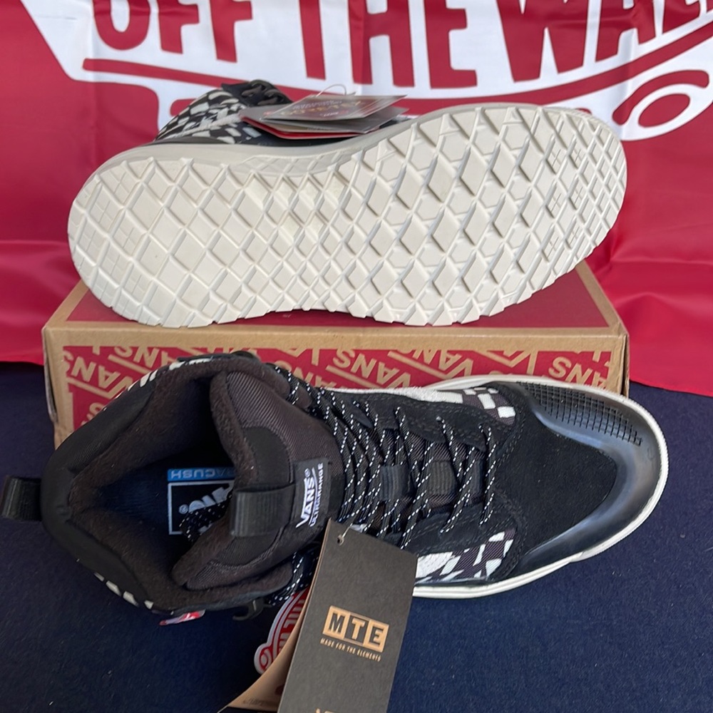 Vans Ultrarange Exo Hi Black/Wrapped Checkerboard WMNS sneakers - Picture 4 of 16